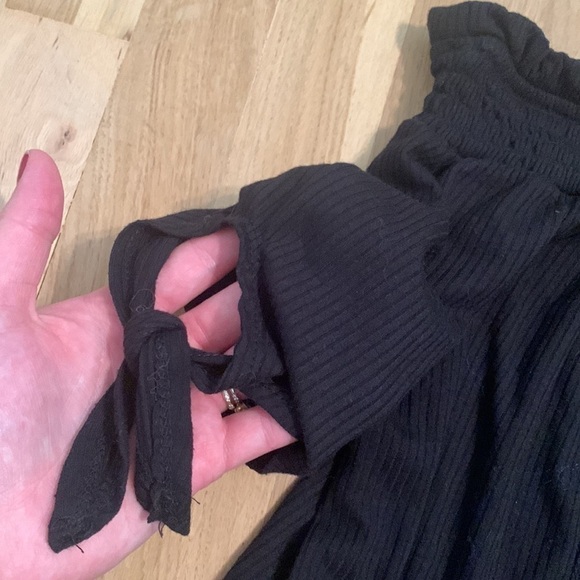 𝅺francesca’s Alya Off-The-Shoulder Lace Ribbed Black Top Women’s M - Picture 6 of 7